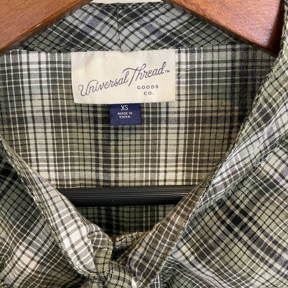 Universal Threads sleeveless prairie style blouse. - Picture 2 of 4